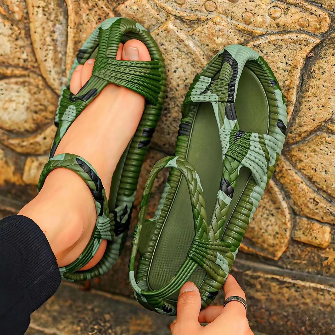 2025 Retro Men Sports Sandals  - Men Shoes On Cloud 评论和价格